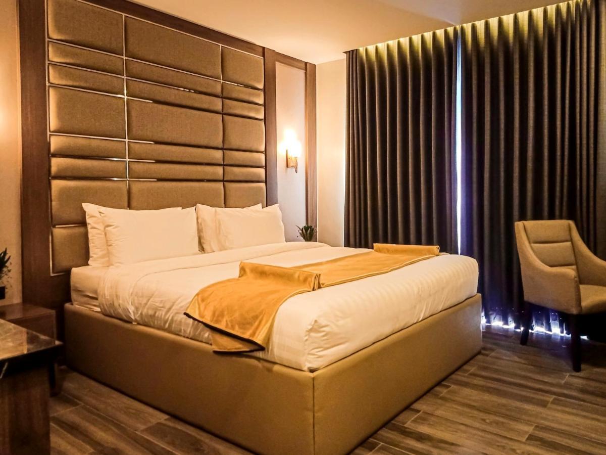 El Vistra Hotel อังเฮเลส ภายนอก รูปภาพ