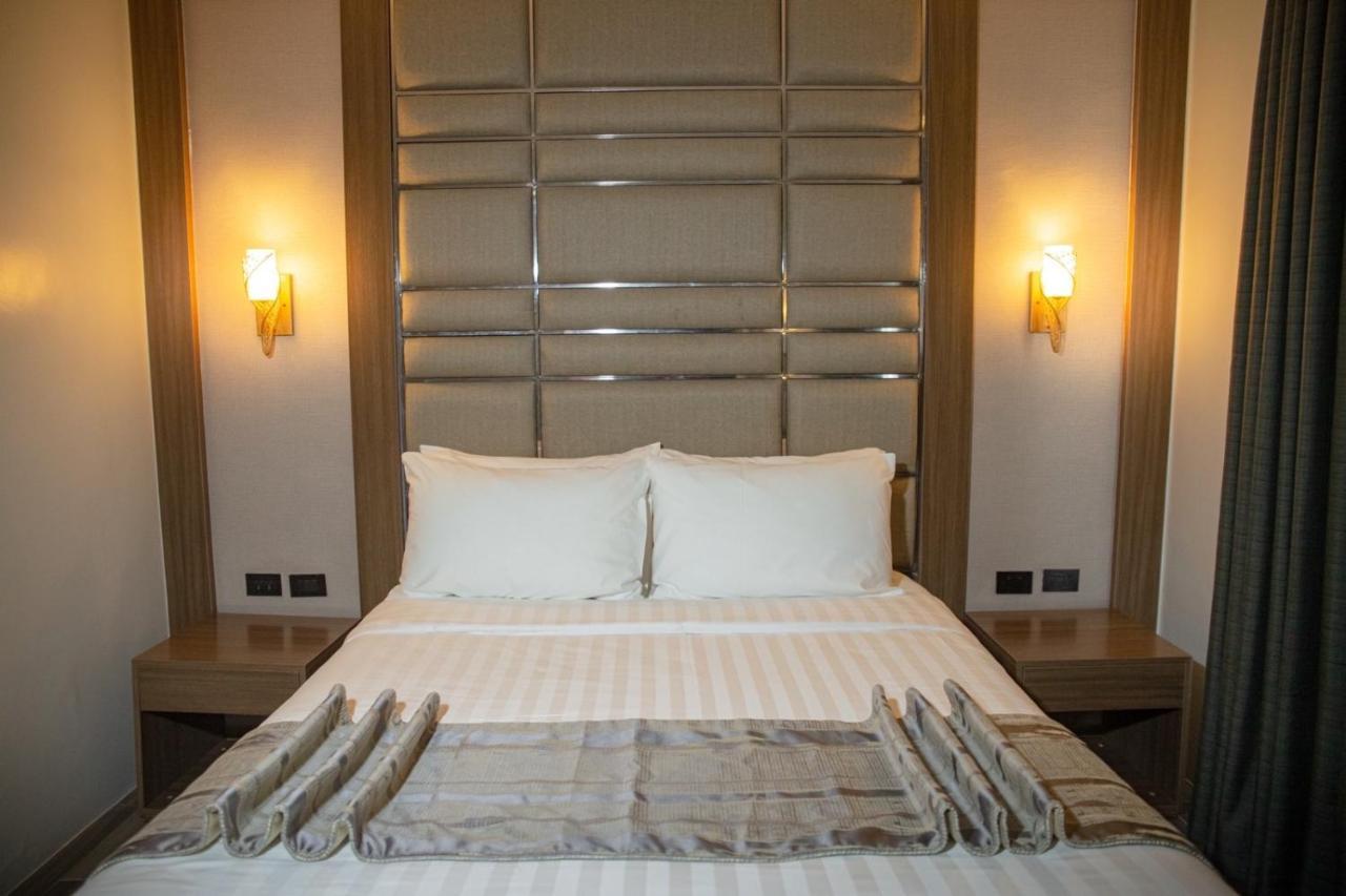 El Vistra Hotel อังเฮเลส ภายนอก รูปภาพ