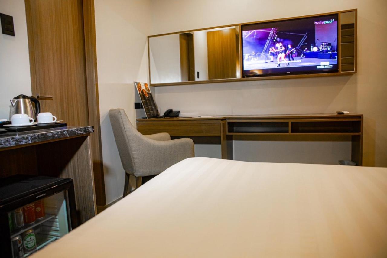 El Vistra Hotel อังเฮเลส ภายนอก รูปภาพ